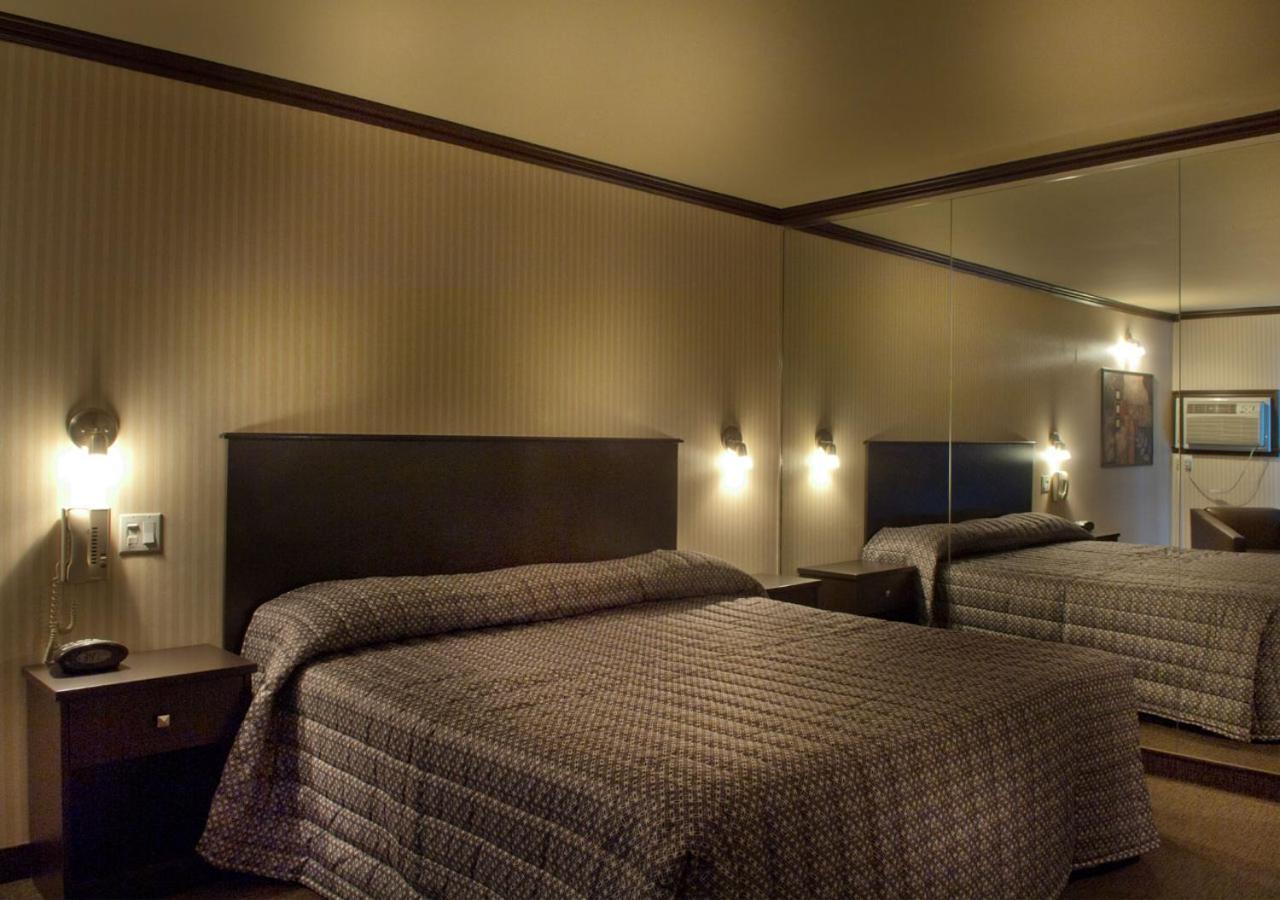 Ramada By Wyndham Laval Hotel Luaran gambar