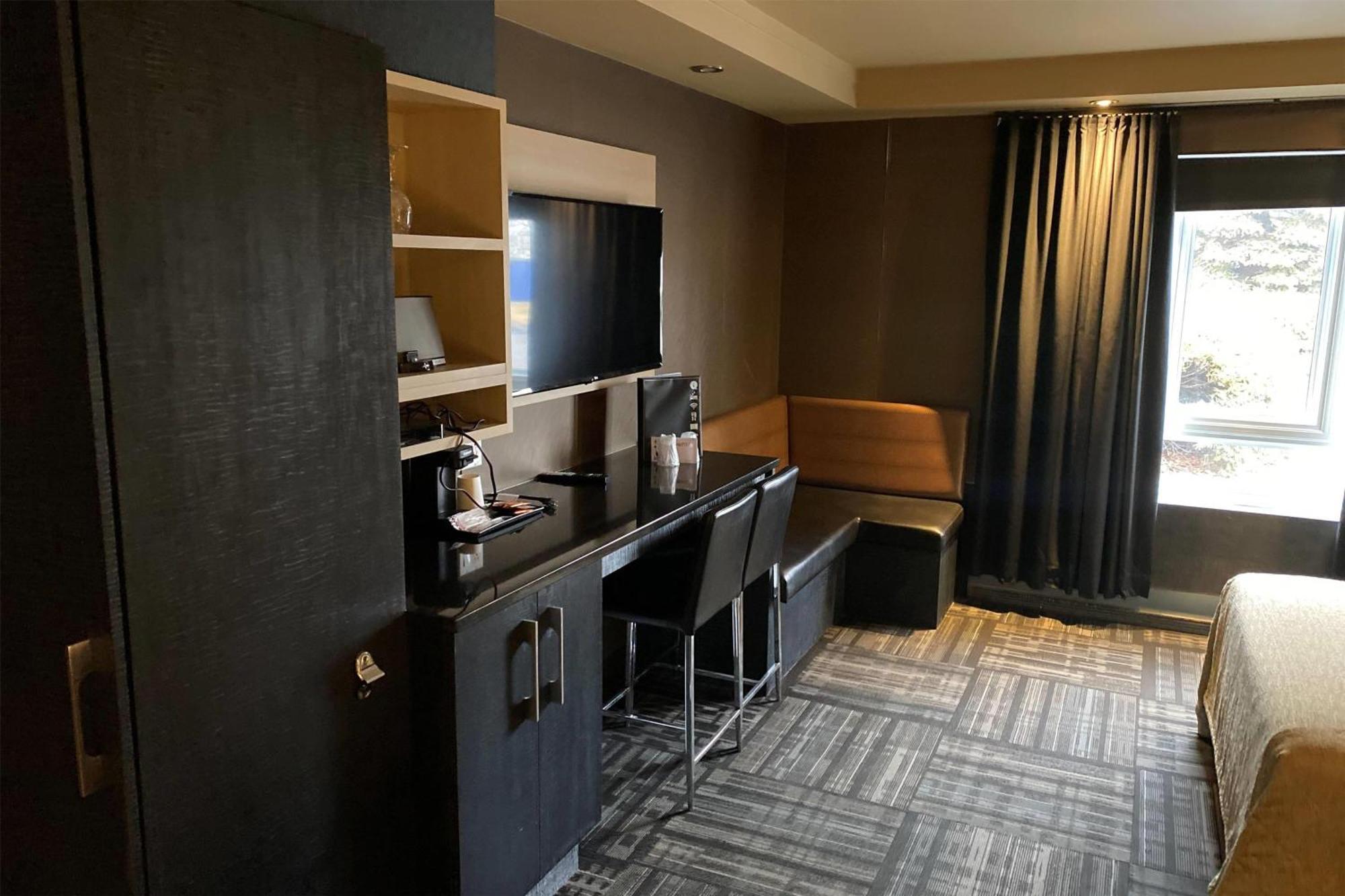 Ramada By Wyndham Laval Hotel Luaran gambar