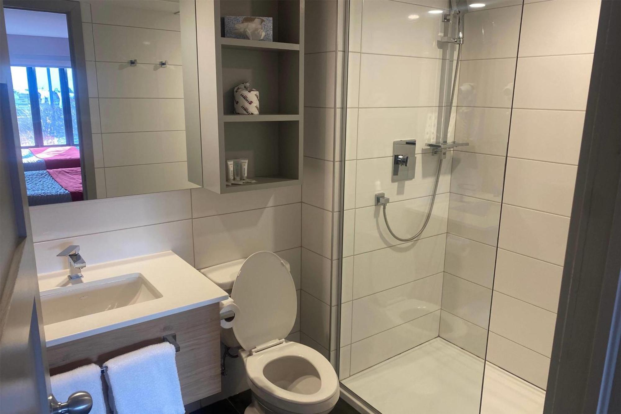 Ramada By Wyndham Laval Hotel Luaran gambar