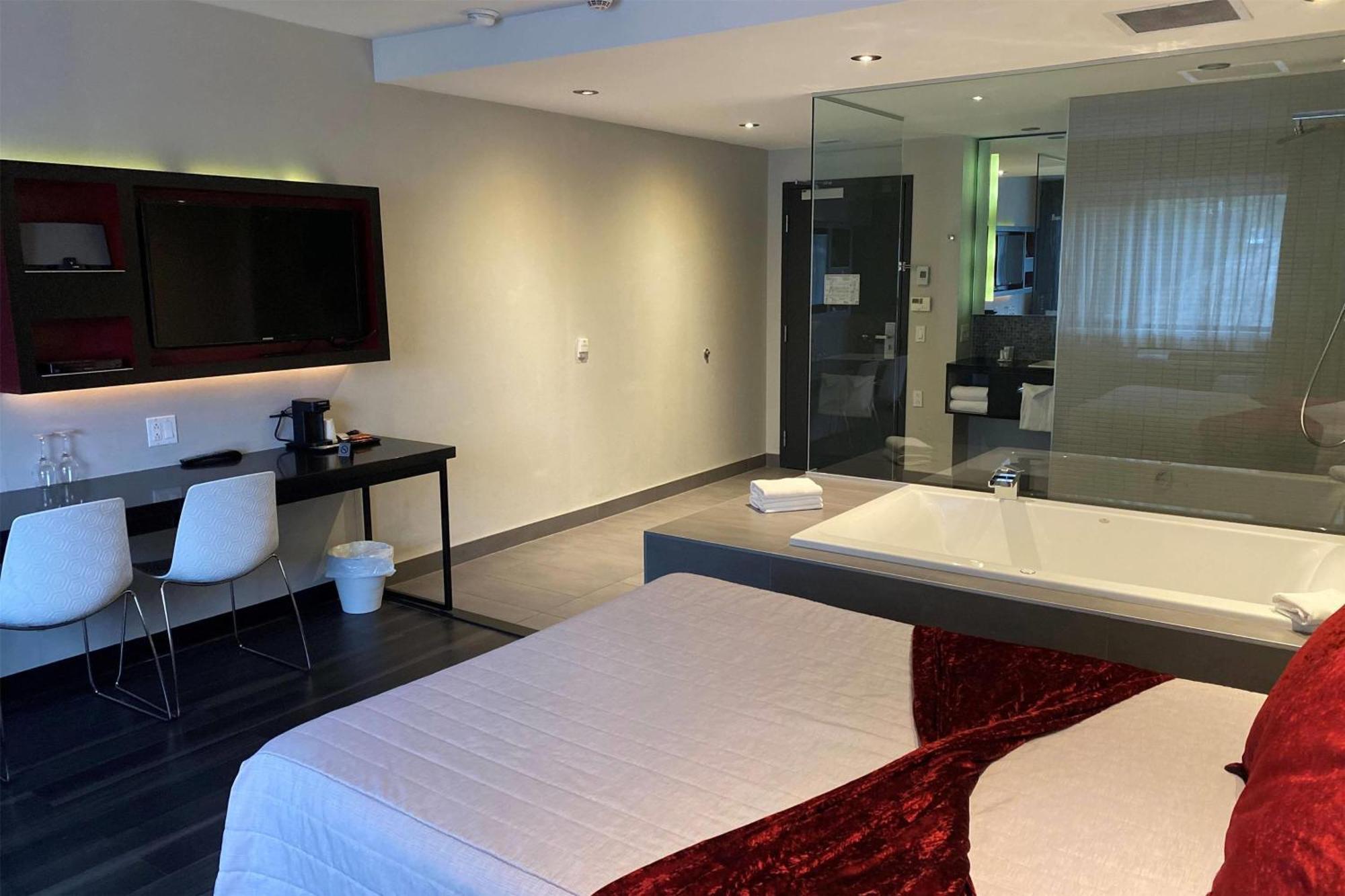 Ramada By Wyndham Laval Hotel Luaran gambar