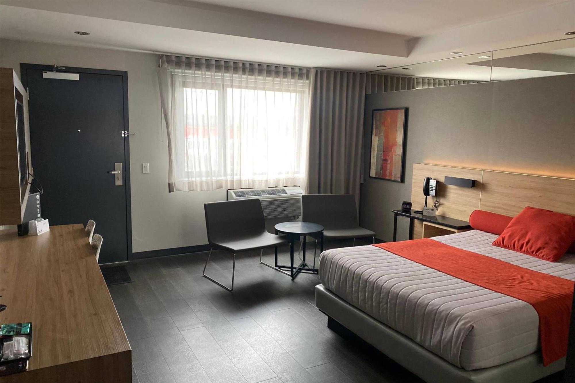 Ramada By Wyndham Laval Hotel Luaran gambar
