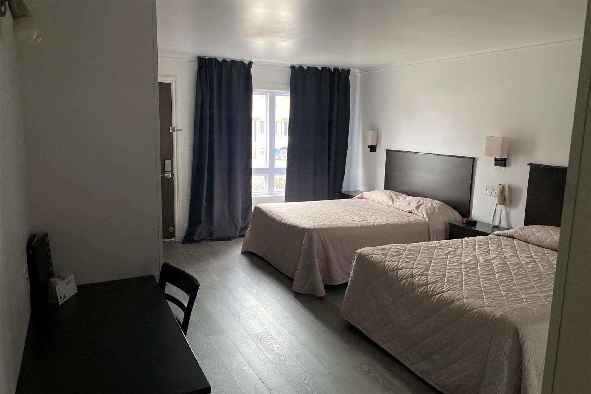 Ramada By Wyndham Laval Hotel Luaran gambar