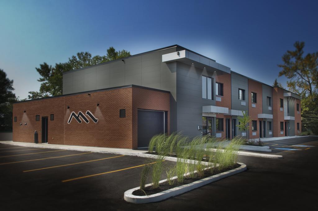 Ramada By Wyndham Laval Hotel Luaran gambar