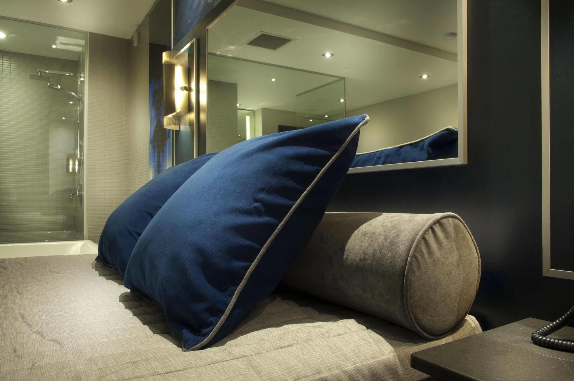 Ramada By Wyndham Laval Hotel Luaran gambar