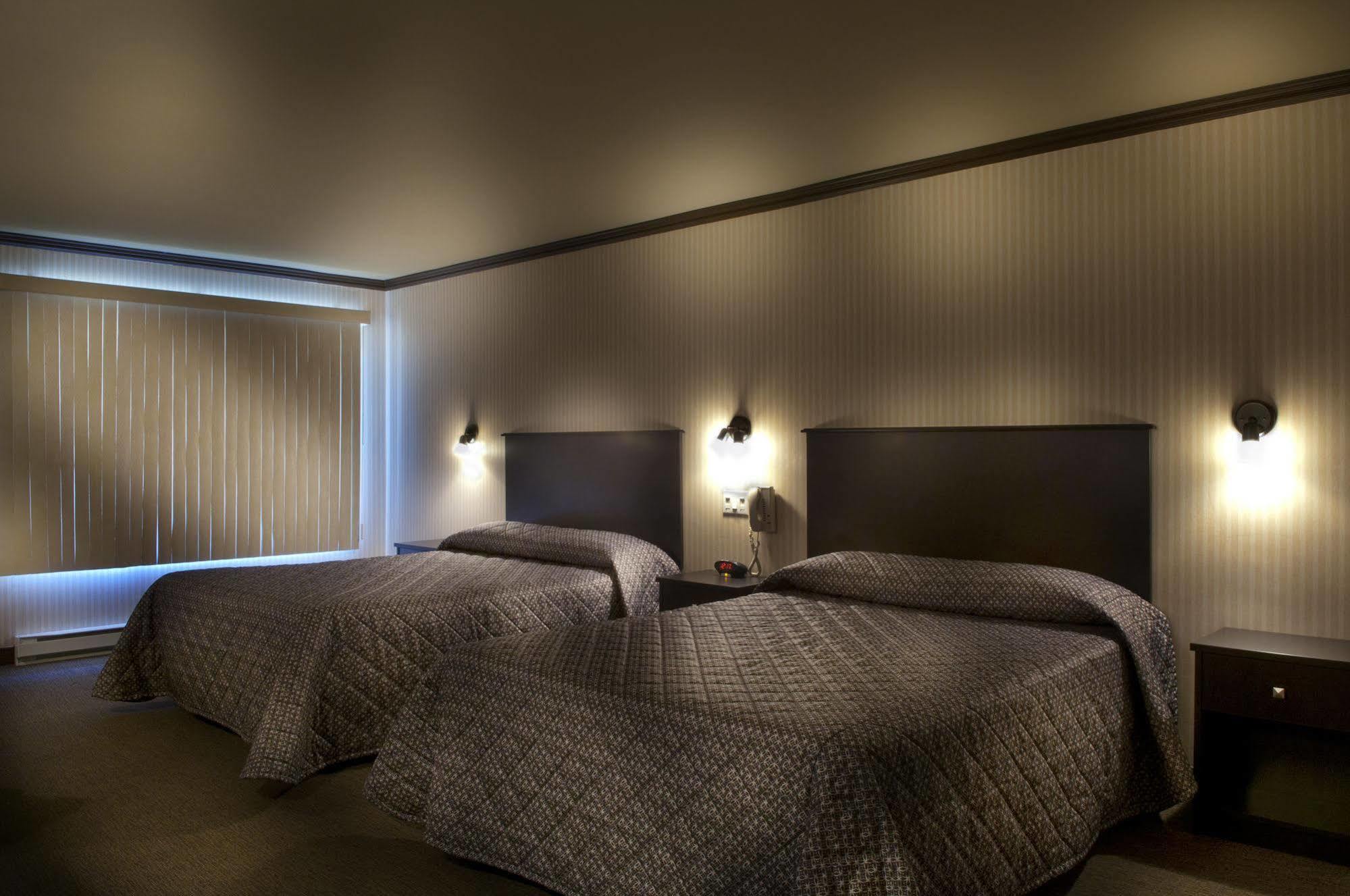 Ramada By Wyndham Laval Hotel Luaran gambar